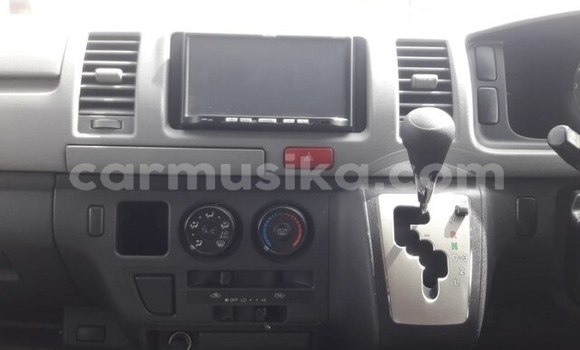 Acheter Occasion Voiture Toyota Hiace Blanc à Beitbridge, Matabeleland South Acheter Occasion Voiture Toyota Hiace Blanc à Beitbridge, Matabeleland South