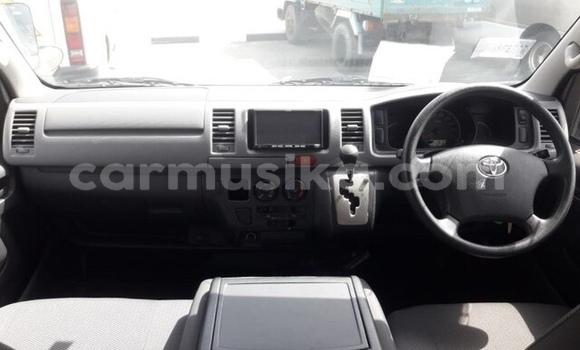 Acheter Occasion Voiture Toyota Hiace Blanc à Beitbridge, Matabeleland South Acheter Occasion Voiture Toyota Hiace Blanc à Beitbridge, Matabeleland South