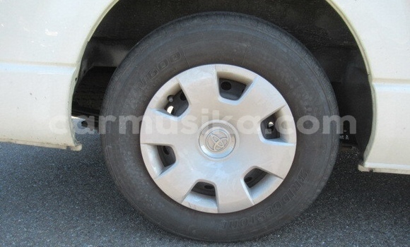 Acheter Occasion Voiture Toyota Hiace Blanc à Beitbridge, Matabeleland South Acheter Occasion Voiture Toyota Hiace Blanc à Beitbridge, Matabeleland South