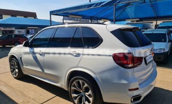 Acheter Occasion Voiture BMW X5 Blanc à Beitbridge, Matabeleland South Acheter Occasion Voiture BMW X5 Blanc à Beitbridge, Matabeleland South