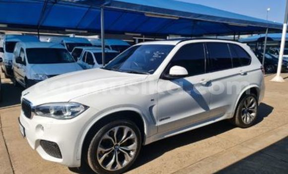 Acheter Occasion Voiture BMW X5 Blanc à Beitbridge, Matabeleland South Acheter Occasion Voiture BMW X5 Blanc à Beitbridge, Matabeleland South