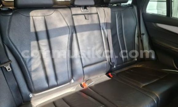 Acheter Occasion Voiture BMW X5 Blanc à Beitbridge, Matabeleland South Acheter Occasion Voiture BMW X5 Blanc à Beitbridge, Matabeleland South