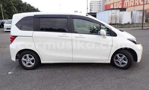 Buy Used Honda Freed White Car in Beitbridge in Matabeleland South Buy Used Honda Freed White Car in Beitbridge in Matabeleland South
