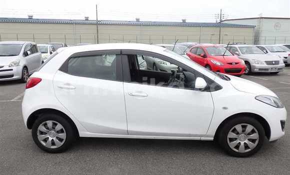 Acheter Occasion Voiture Mazda Demio Blanc à Beitbridge, Matabeleland South Acheter Occasion Voiture Mazda Demio Blanc à Beitbridge, Matabeleland South