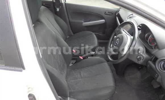 Acheter Occasion Voiture Mazda Demio Blanc à Beitbridge, Matabeleland South Acheter Occasion Voiture Mazda Demio Blanc à Beitbridge, Matabeleland South