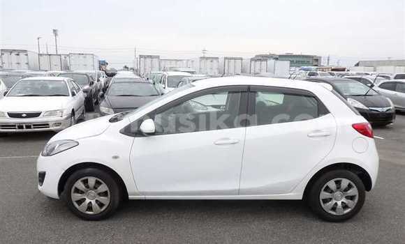 Acheter Occasion Voiture Mazda Demio Blanc à Beitbridge, Matabeleland South Acheter Occasion Voiture Mazda Demio Blanc à Beitbridge, Matabeleland South