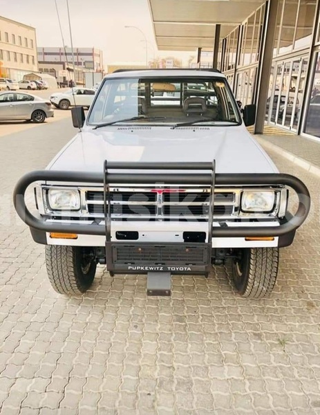 Big with watermark toyota hilux matabeleland south beitbridge 24040