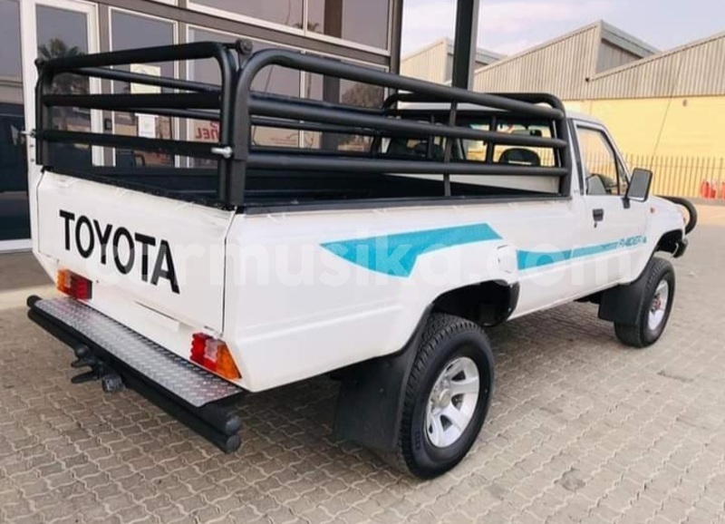 Big with watermark toyota hilux matabeleland south beitbridge 24040