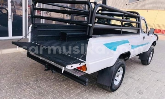 Tenga Tsaru Toyota Hilux Chena Mota in Beitbridge in Matabeleland South Tenga Tsaru Toyota Hilux Chena Mota in Beitbridge in Matabeleland South