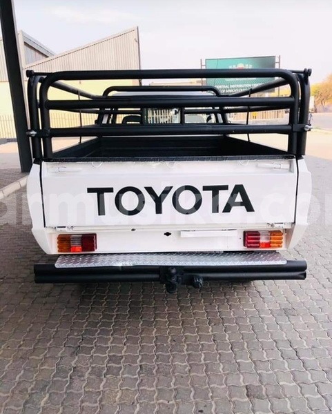 Big with watermark toyota hilux matabeleland south beitbridge 24040