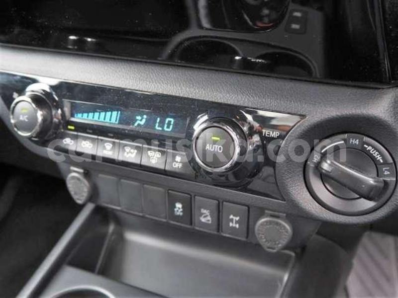 Big with watermark toyota hilux matabeleland south beitbridge 24047