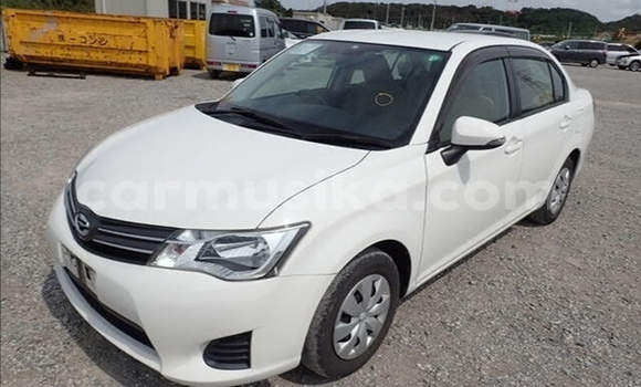 Nunua Ilio tumika Toyota Axio Nyeupe Gari ndani ya Beitbridge nchini Matabeleland Kusini