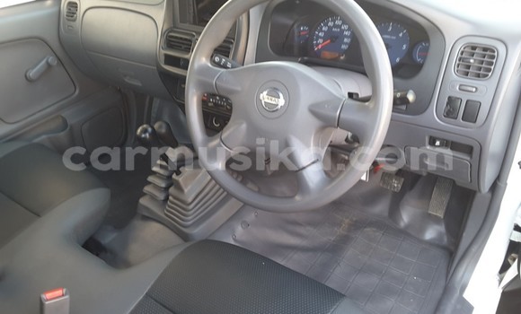 Nunua Ilio tumika Nissan Hardbody Nyeupe Gari ndani ya Alexandra Park nchini Harare Nunua Ilio tumika Nissan Hardbody Nyeupe Gari ndani ya Alexandra Park nchini Harare