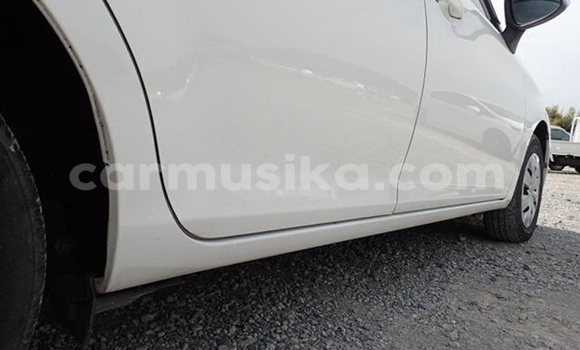 Acheter Occasion Voiture Toyota Axio Blanc à Beitbridge, Matabeleland South Acheter Occasion Voiture Toyota Axio Blanc à Beitbridge, Matabeleland South