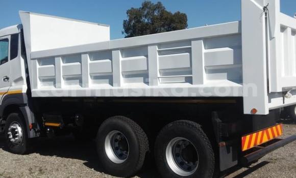 Buy Used Nissan UD White Truck in Beitbridge in Matabeleland South Buy Used Nissan UD White Truck in Beitbridge in Matabeleland South