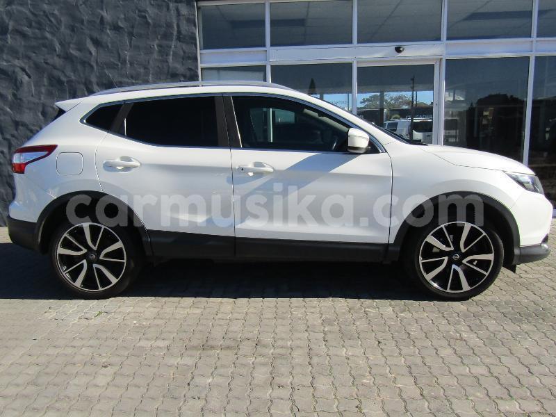 Big with watermark nissan qashqai matabeleland south beitbridge 24052