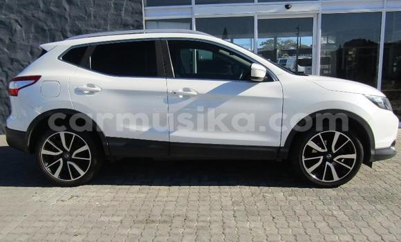 Buy Used Nissan Qashqai White Car in Beitbridge in Matabeleland South Buy Used Nissan Qashqai White Car in Beitbridge in Matabeleland South