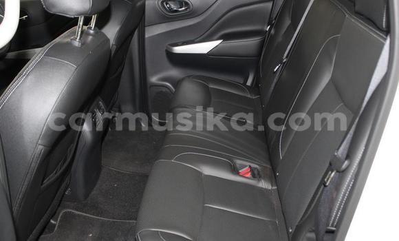 Acheter Occasion Voiture Nissan Navara Blanc à Beitbridge, Matabeleland South Acheter Occasion Voiture Nissan Navara Blanc à Beitbridge, Matabeleland South