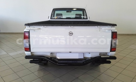 Nunua Ilio tumika Nissan Hardbody Nyeupe Gari ndani ya Alexandra Park nchini Harare Nunua Ilio tumika Nissan Hardbody Nyeupe Gari ndani ya Alexandra Park nchini Harare