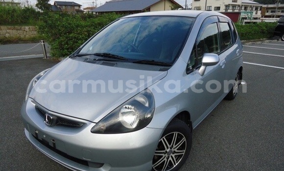 Nunua Ilio tumika Honda Fit Fedha Gari ndani ya Beitbridge nchini Matabeleland Kusini