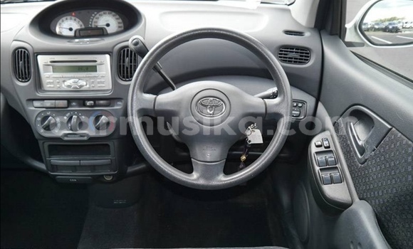 Nunua Ilio tumika Toyota FunCargo Fedha Gari ndani ya Beitbridge nchini Matabeleland Kusini Nunua Ilio tumika Toyota FunCargo Fedha Gari ndani ya Beitbridge nchini Matabeleland Kusini