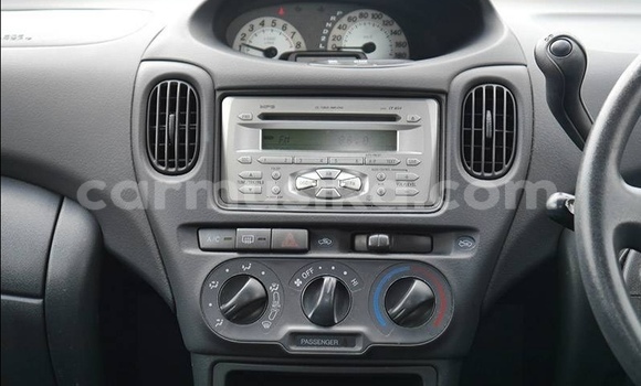 Nunua Ilio tumika Toyota FunCargo Fedha Gari ndani ya Beitbridge nchini Matabeleland Kusini Nunua Ilio tumika Toyota FunCargo Fedha Gari ndani ya Beitbridge nchini Matabeleland Kusini