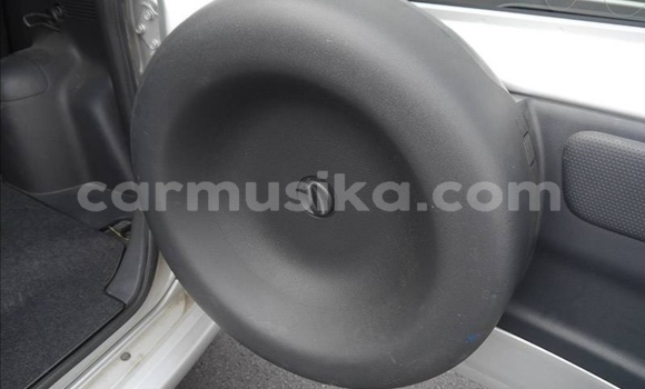 Nunua Ilio tumika Toyota FunCargo Fedha Gari ndani ya Beitbridge nchini Matabeleland Kusini Nunua Ilio tumika Toyota FunCargo Fedha Gari ndani ya Beitbridge nchini Matabeleland Kusini