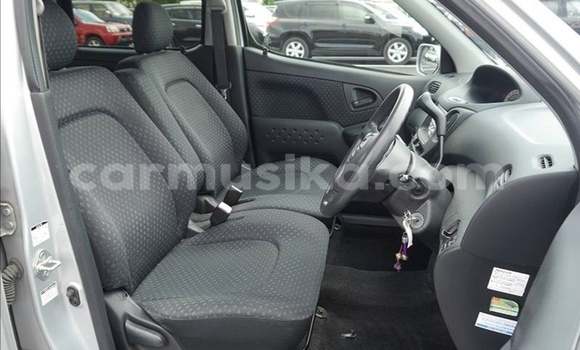 Nunua Ilio tumika Toyota FunCargo Fedha Gari ndani ya Beitbridge nchini Matabeleland Kusini Nunua Ilio tumika Toyota FunCargo Fedha Gari ndani ya Beitbridge nchini Matabeleland Kusini