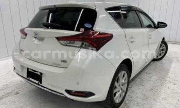 Acheter Occasion Voiture Toyota Auris Blanc à Beitbridge, Matabeleland South Acheter Occasion Voiture Toyota Auris Blanc à Beitbridge, Matabeleland South