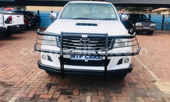 Acheter Occasion Voiture Toyota Hilux Blanc à Beitbridge, Matabeleland South Acheter Occasion Voiture Toyota Hilux Blanc à Beitbridge, Matabeleland South