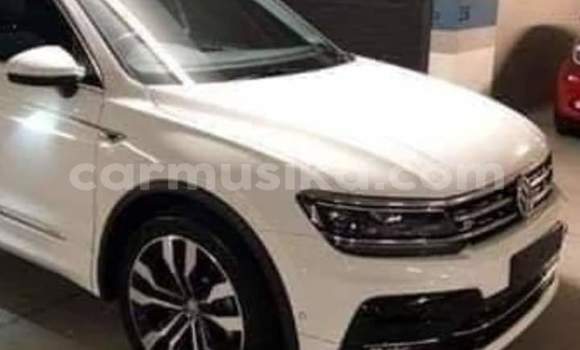 Buy Used Volkswagen Tiguan White Car in Beitbridge in Matabeleland South