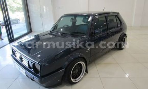 Buy Used Volkswagen Golf Black Car in Beitbridge in Matabeleland South