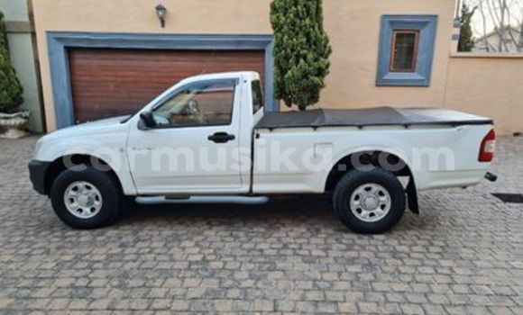 Nunua Ilio tumika Isuzu KB Nyeupe Gari ndani ya Beitbridge nchini Matabeleland Kusini Nunua Ilio tumika Isuzu KB Nyeupe Gari ndani ya Beitbridge nchini Matabeleland Kusini