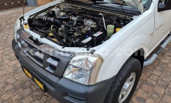 Nunua Ilio tumika Isuzu KB Nyeupe Gari ndani ya Beitbridge nchini Matabeleland Kusini Nunua Ilio tumika Isuzu KB Nyeupe Gari ndani ya Beitbridge nchini Matabeleland Kusini