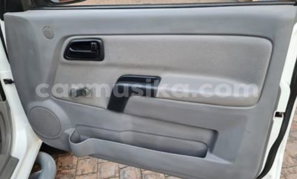 Nunua Ilio tumika Isuzu KB Nyeupe Gari ndani ya Beitbridge nchini Matabeleland Kusini Nunua Ilio tumika Isuzu KB Nyeupe Gari ndani ya Beitbridge nchini Matabeleland Kusini