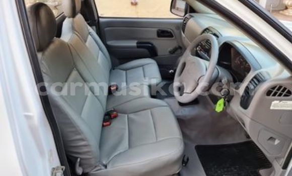 Nunua Ilio tumika Isuzu KB Nyeupe Gari ndani ya Beitbridge nchini Matabeleland Kusini Nunua Ilio tumika Isuzu KB Nyeupe Gari ndani ya Beitbridge nchini Matabeleland Kusini