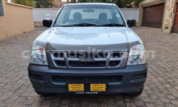 Nunua Ilio tumika Isuzu KB Nyeupe Gari ndani ya Beitbridge nchini Matabeleland Kusini Nunua Ilio tumika Isuzu KB Nyeupe Gari ndani ya Beitbridge nchini Matabeleland Kusini