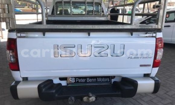 Acheter Occasion Voiture Isuzu KB Blanc à Beitbridge, Matabeleland South Acheter Occasion Voiture Isuzu KB Blanc à Beitbridge, Matabeleland South