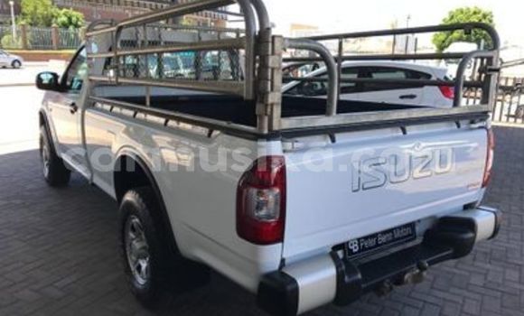 Acheter Occasion Voiture Isuzu KB Blanc à Beitbridge, Matabeleland South Acheter Occasion Voiture Isuzu KB Blanc à Beitbridge, Matabeleland South