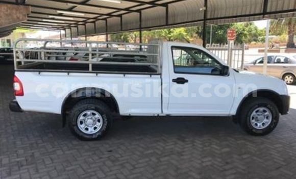 Acheter Occasion Voiture Isuzu KB Blanc à Beitbridge, Matabeleland South Acheter Occasion Voiture Isuzu KB Blanc à Beitbridge, Matabeleland South