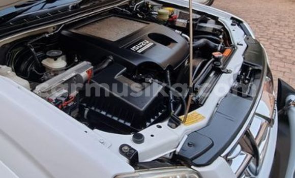 Buy Used Isuzu KB White Car in Beitbridge in Matabeleland South Buy Used Isuzu KB White Car in Beitbridge in Matabeleland South