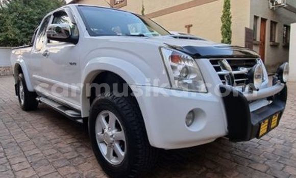 Buy Used Isuzu KB White Car in Beitbridge in Matabeleland South Buy Used Isuzu KB White Car in Beitbridge in Matabeleland South