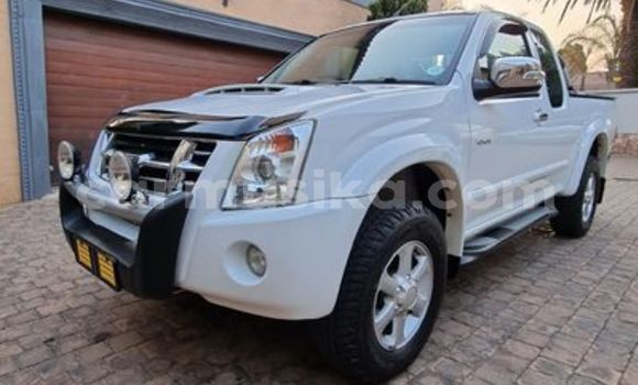 Buy Used Isuzu KB White Car in Beitbridge in Matabeleland South Buy Used Isuzu KB White Car in Beitbridge in Matabeleland South