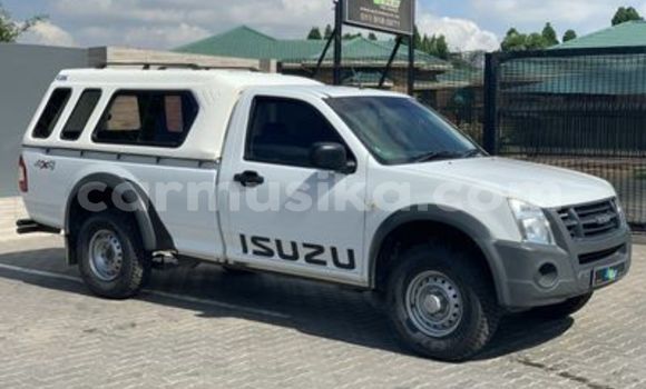 Acheter Occasion Voiture Isuzu KB Blanc à Beitbridge, Matabeleland South