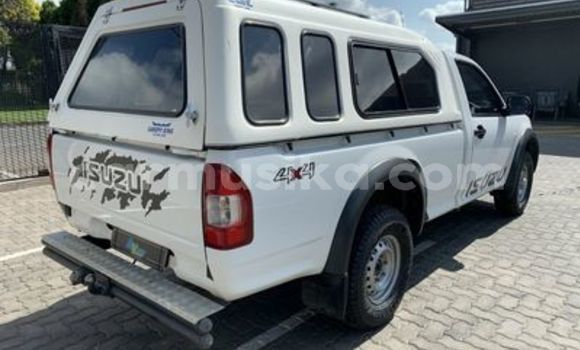 Buy Used Isuzu KB White Car in Beitbridge in Matabeleland South Buy Used Isuzu KB White Car in Beitbridge in Matabeleland South