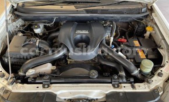 Buy Used Isuzu KB White Car in Beitbridge in Matabeleland South Buy Used Isuzu KB White Car in Beitbridge in Matabeleland South