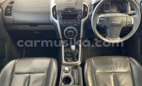 Buy Used Isuzu KB White Car in Beitbridge in Matabeleland South Buy Used Isuzu KB White Car in Beitbridge in Matabeleland South