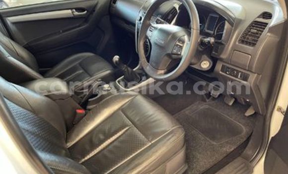 Buy Used Isuzu KB White Car in Beitbridge in Matabeleland South Buy Used Isuzu KB White Car in Beitbridge in Matabeleland South