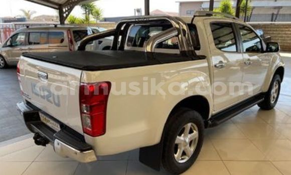 Buy Used Isuzu KB White Car in Beitbridge in Matabeleland South Buy Used Isuzu KB White Car in Beitbridge in Matabeleland South