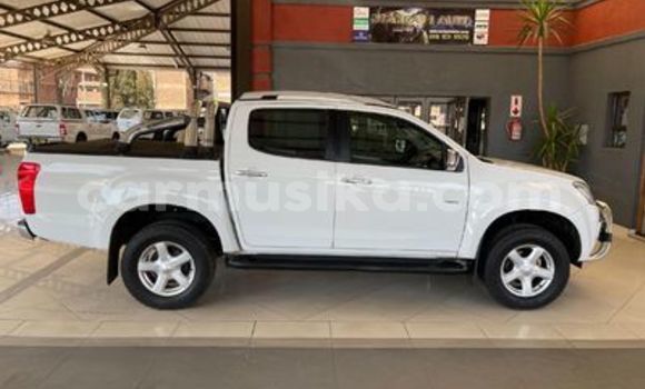 Buy Used Isuzu KB White Car in Beitbridge in Matabeleland South Buy Used Isuzu KB White Car in Beitbridge in Matabeleland South